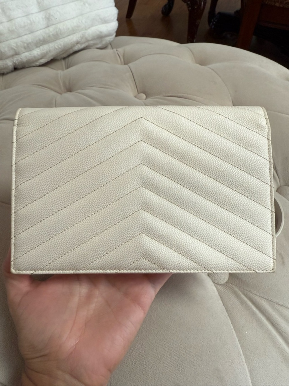 SAINT LAURENT
White Matelasse Quilted Grained Leather Envelope Chain Wallet Bag - Picture 2 of 12